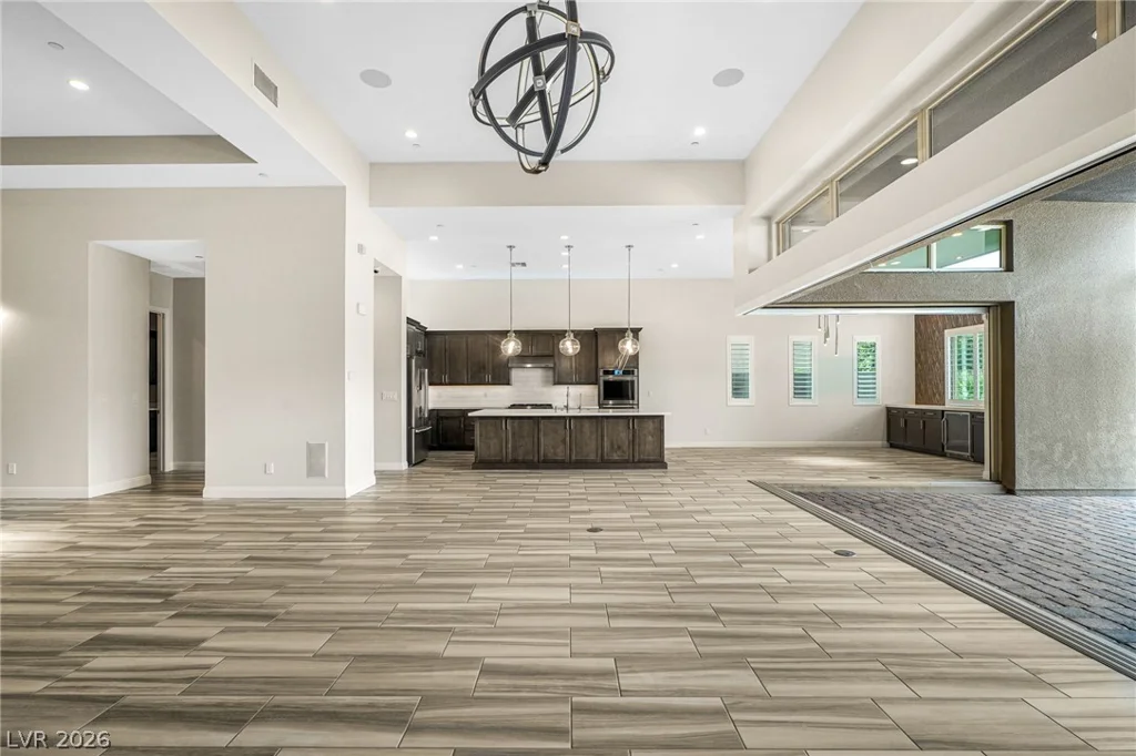 6268 PETROGLYPH, Las Vegas, NV 89135