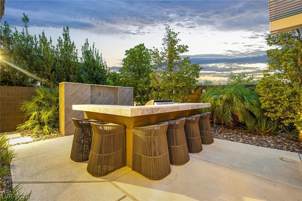 6268 PETROGLYPH, Las Vegas, NV 89135
