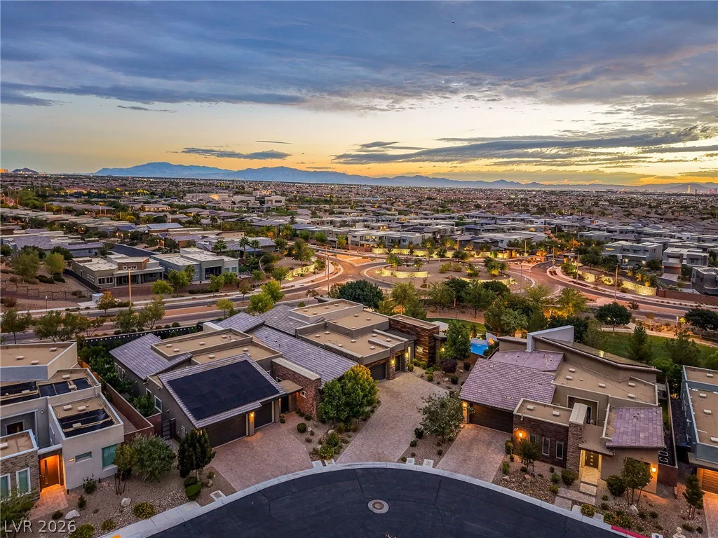 6268 PETROGLYPH, Las Vegas, NV 89135
