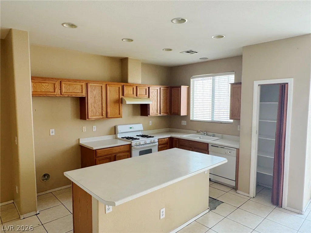 5865 Bishops Bowl, North Las Vegas, NV 89081
