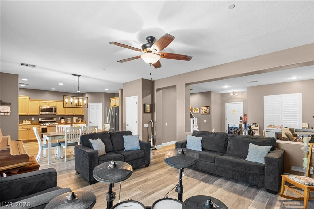 92 Newmiller, Henderson, NV 89002