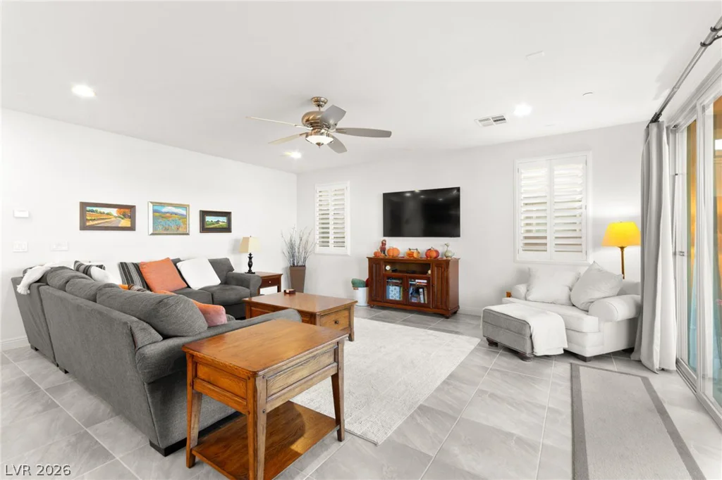 940 Rock Ledge, Henderson, NV 89012