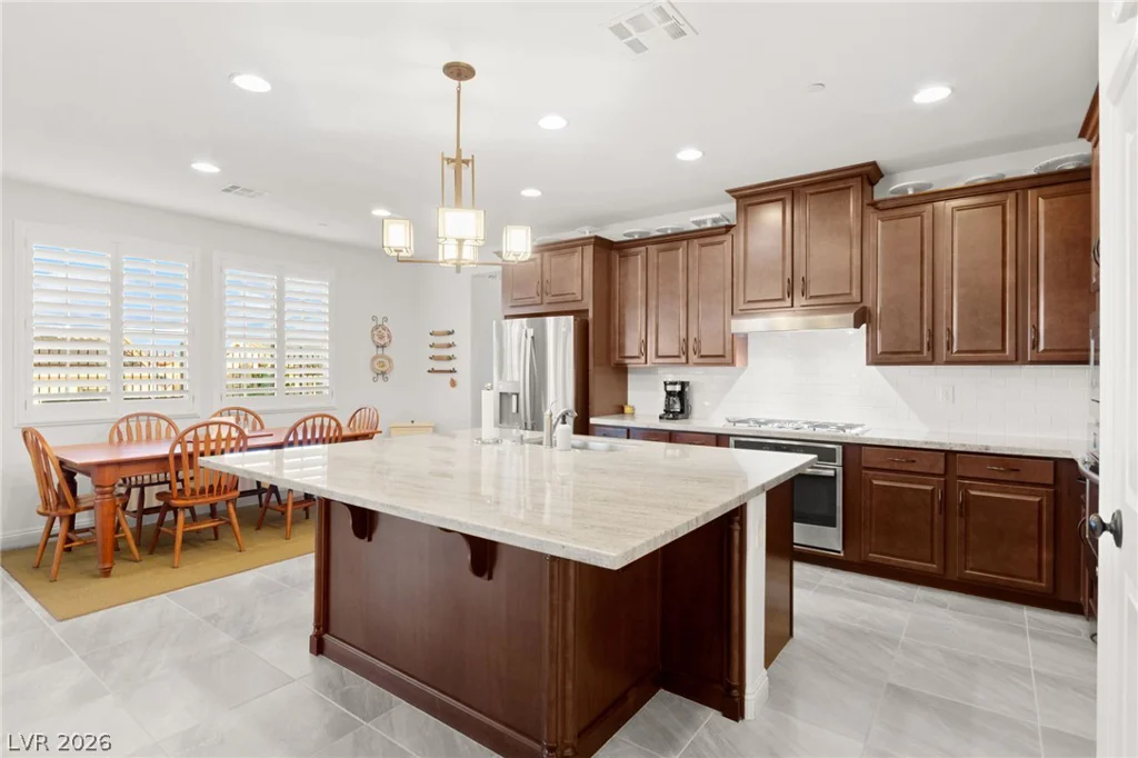 940 Rock Ledge, Henderson, NV 89012