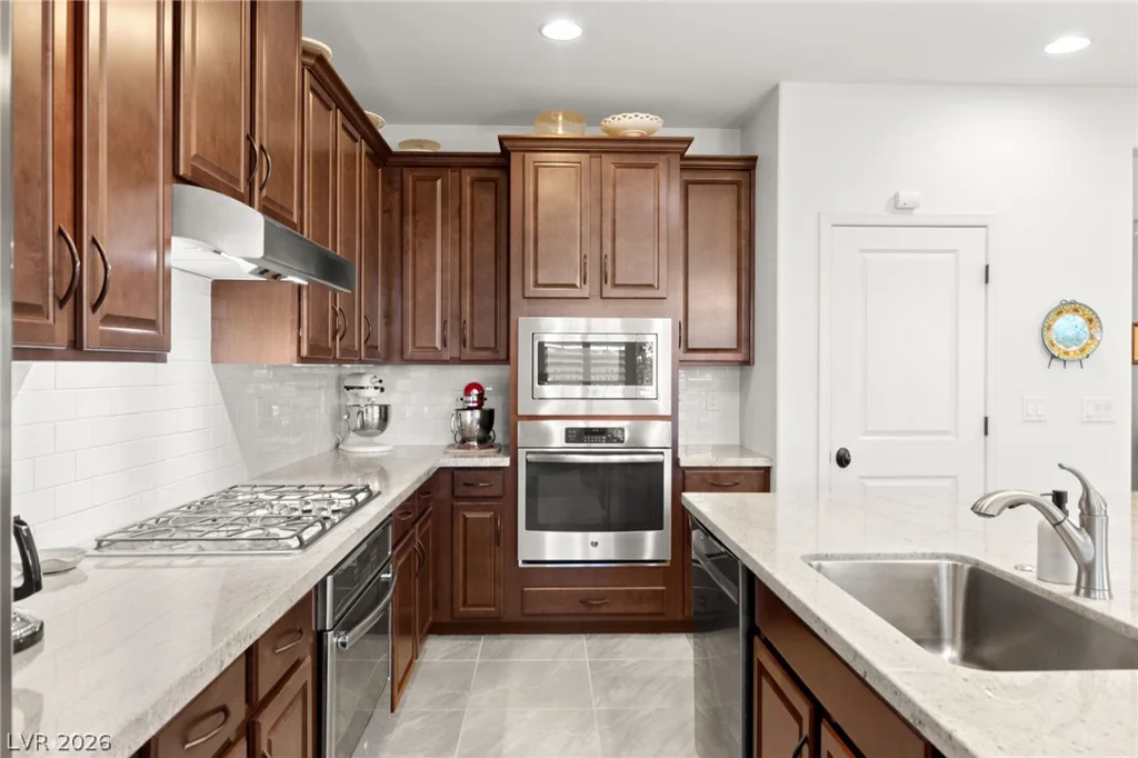 940 Rock Ledge, Henderson, NV 89012