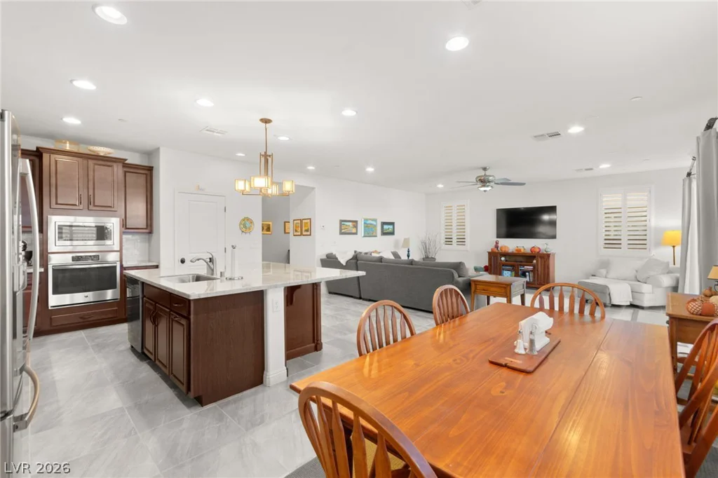 940 Rock Ledge, Henderson, NV 89012
