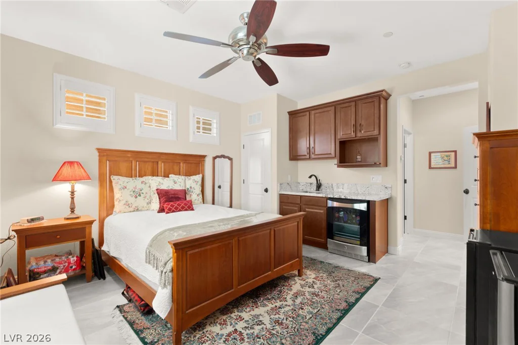 940 Rock Ledge, Henderson, NV 89012