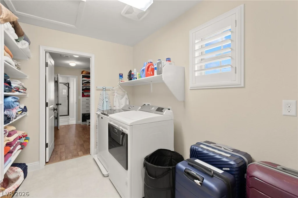 940 Rock Ledge, Henderson, NV 89012