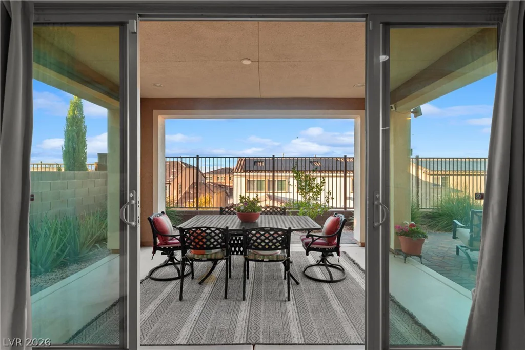 940 Rock Ledge, Henderson, NV 89012