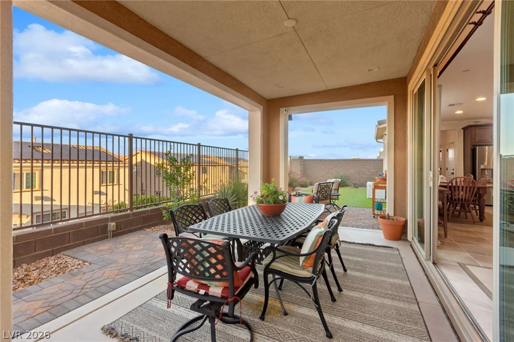 940 Rock Ledge, Henderson, NV 89012