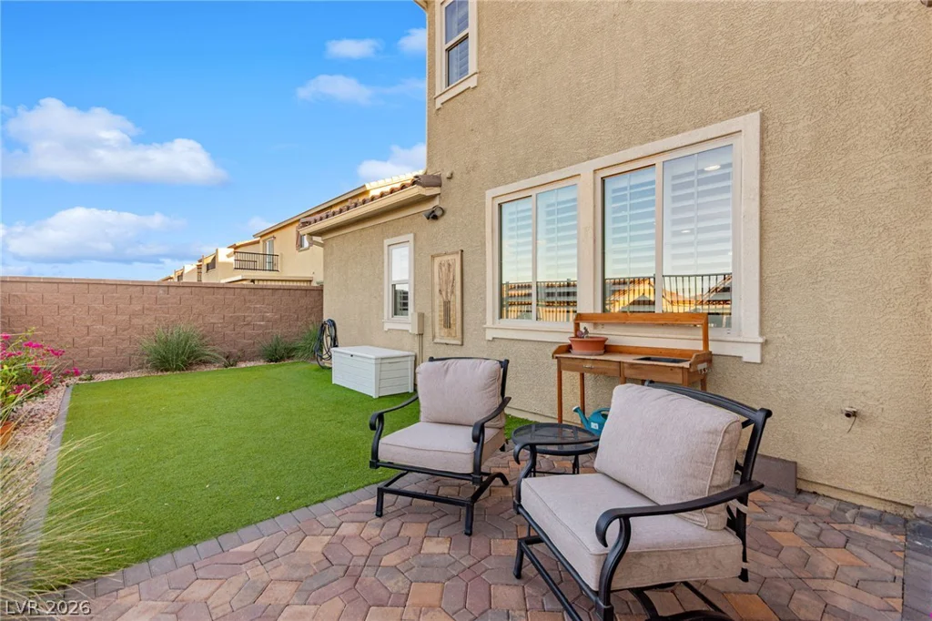 940 Rock Ledge, Henderson, NV 89012