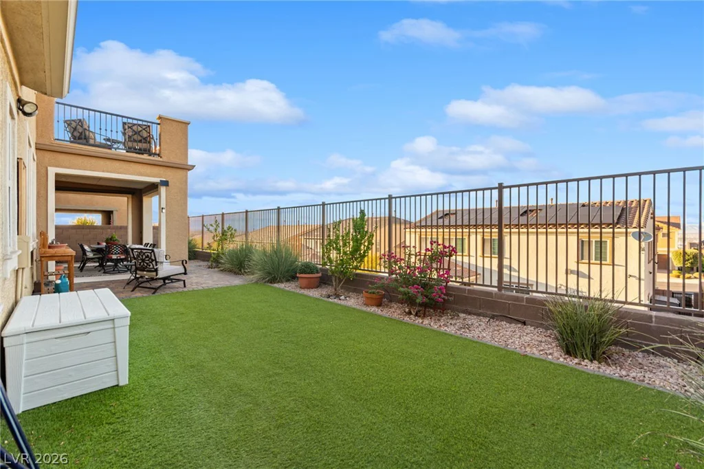 940 Rock Ledge, Henderson, NV 89012