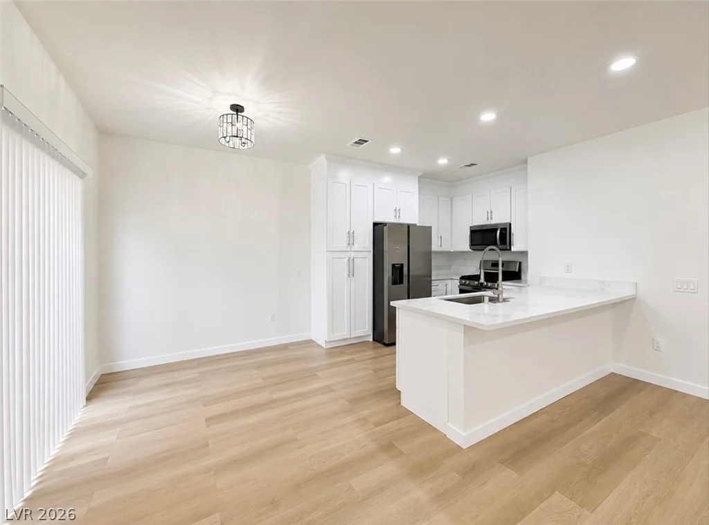 5415 Harmon, Las Vegas, NV 89103