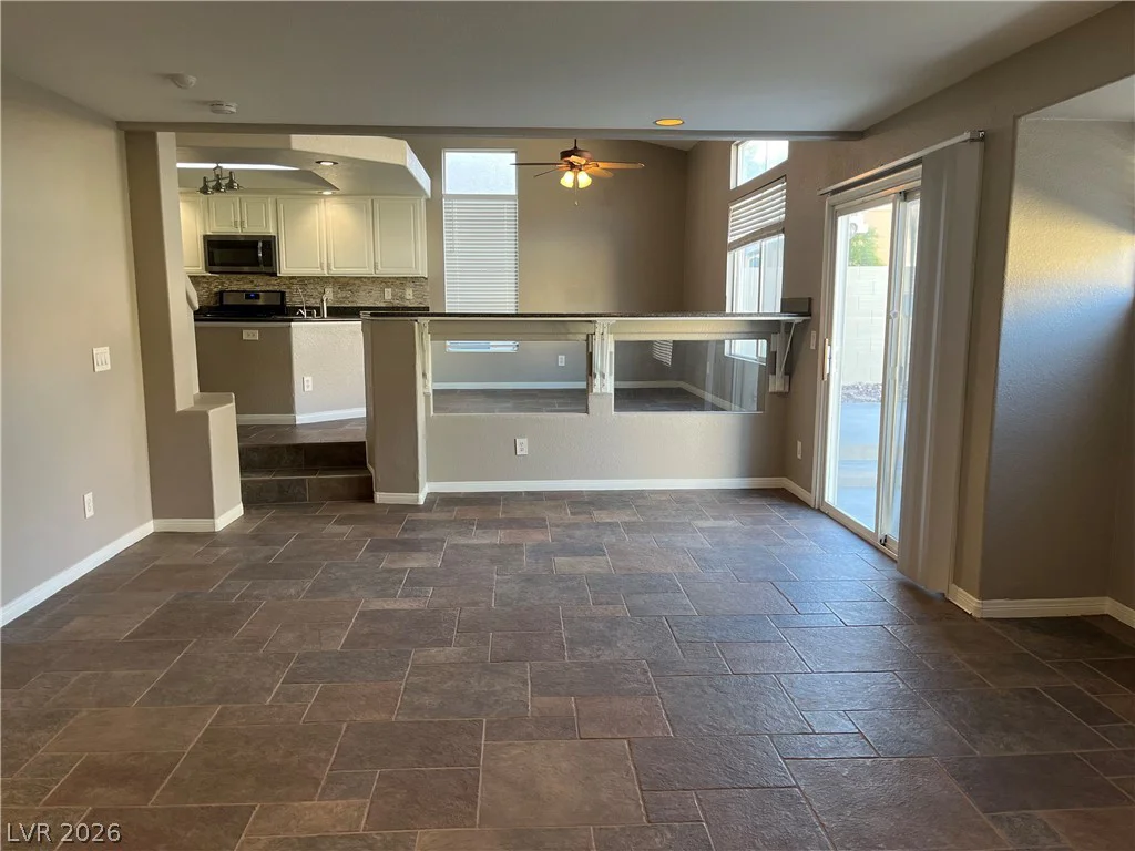 8724 Country Pines, Las Vegas, NV 89129