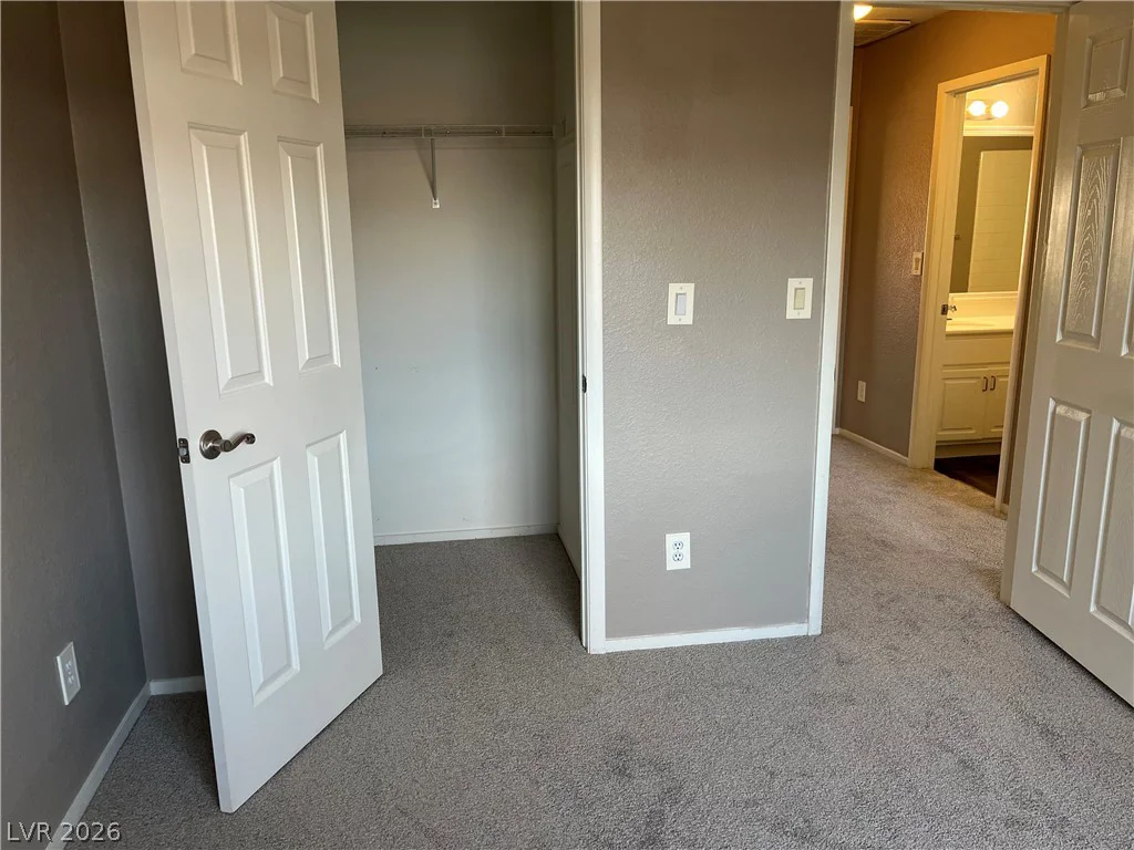 8724 Country Pines, Las Vegas, NV 89129