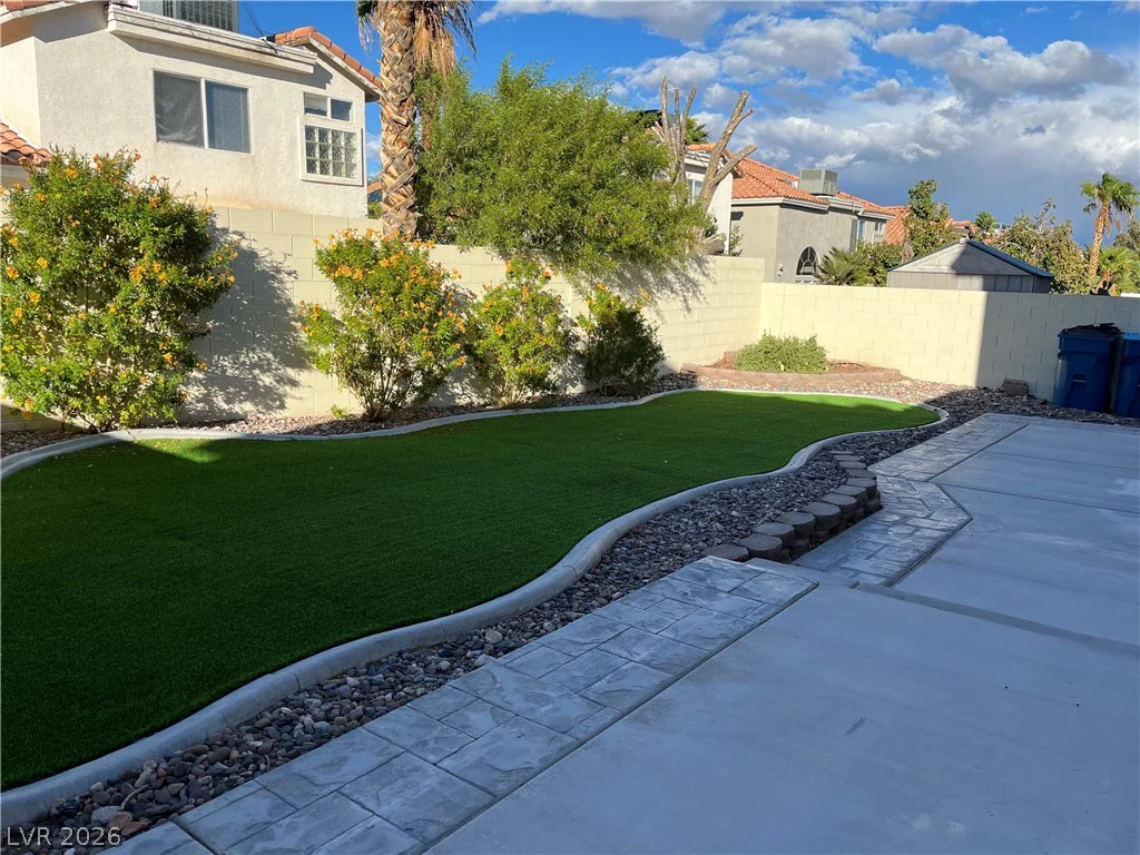 8724 Country Pines, Las Vegas, NV 89129