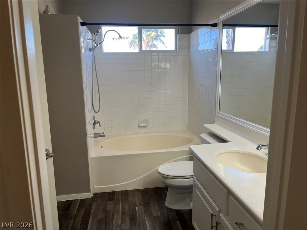 8724 Country Pines, Las Vegas, NV 89129