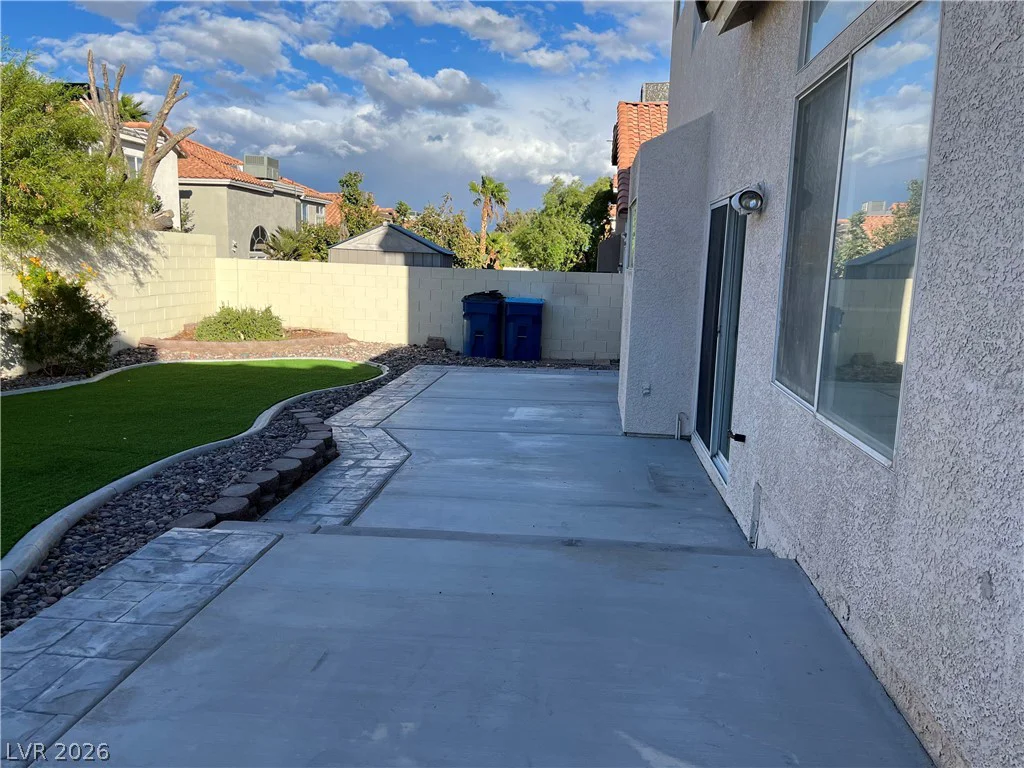 8724 Country Pines, Las Vegas, NV 89129