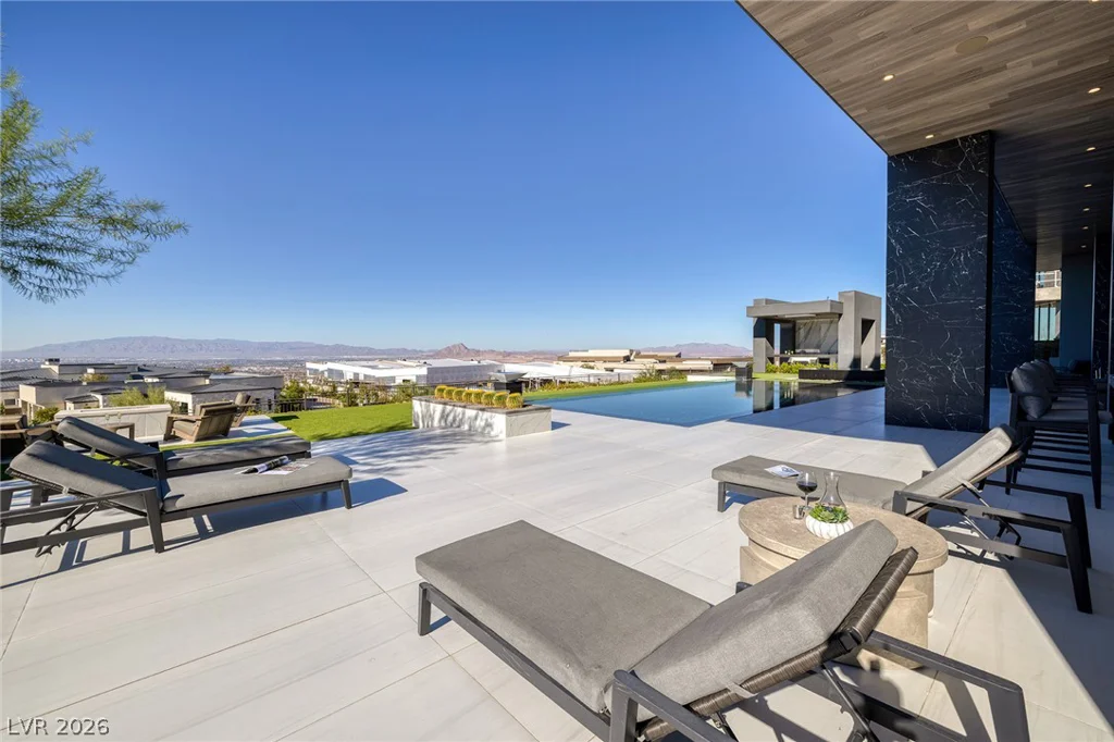 5 Sunset Strip, Henderson, NV 89012