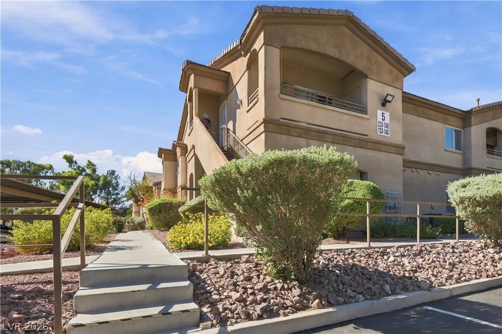 5751 Hacienda, Las Vegas, NV 89122