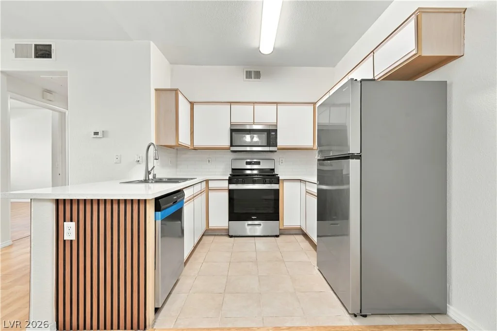 5751 Hacienda, Las Vegas, NV 89122