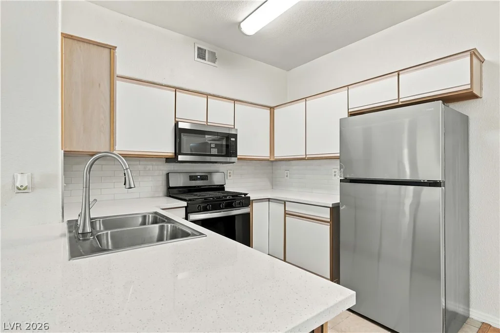 5751 Hacienda, Las Vegas, NV 89122