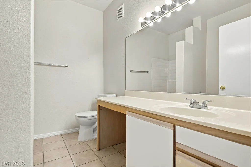 5751 Hacienda, Las Vegas, NV 89122