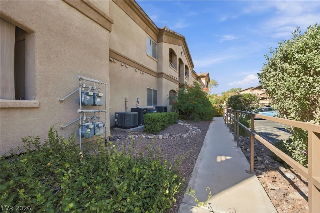 5751 Hacienda, Las Vegas, NV 89122