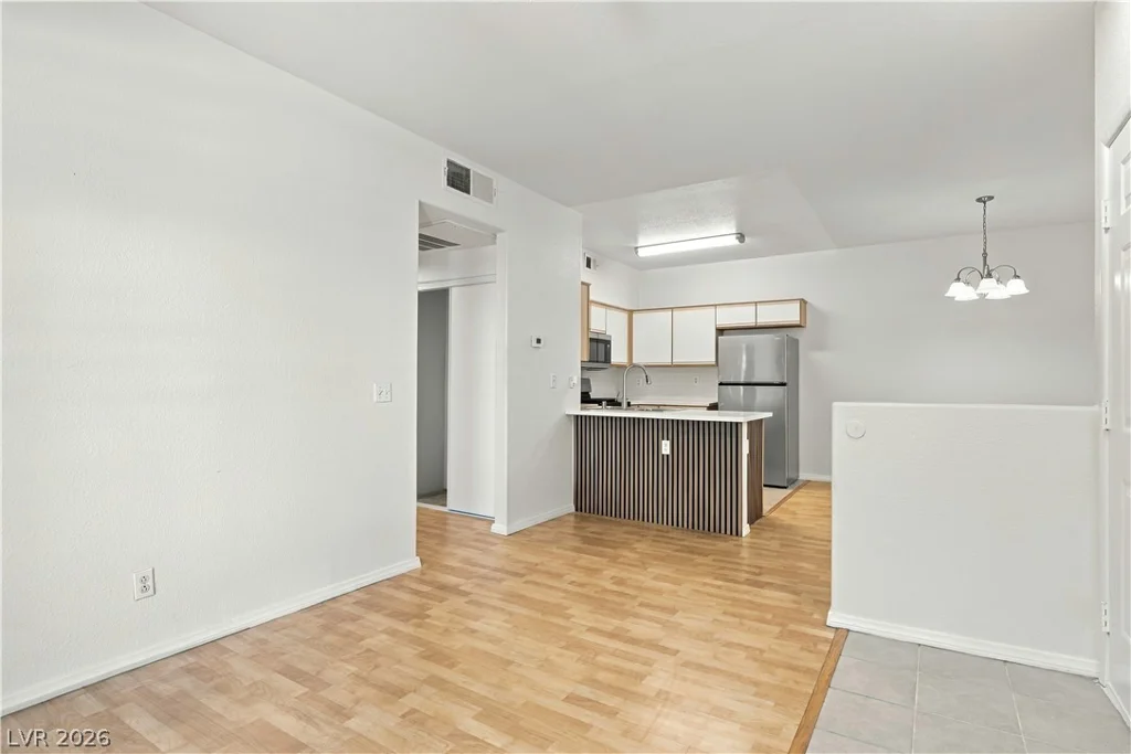 5751 Hacienda, Las Vegas, NV 89122