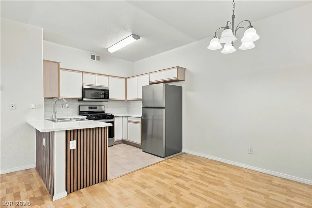 5751 Hacienda, Las Vegas, NV 89122