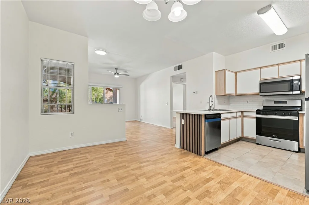 5751 Hacienda, Las Vegas, NV 89122
