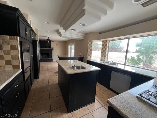 3662 Calmosa, Las Vegas, NV 89103