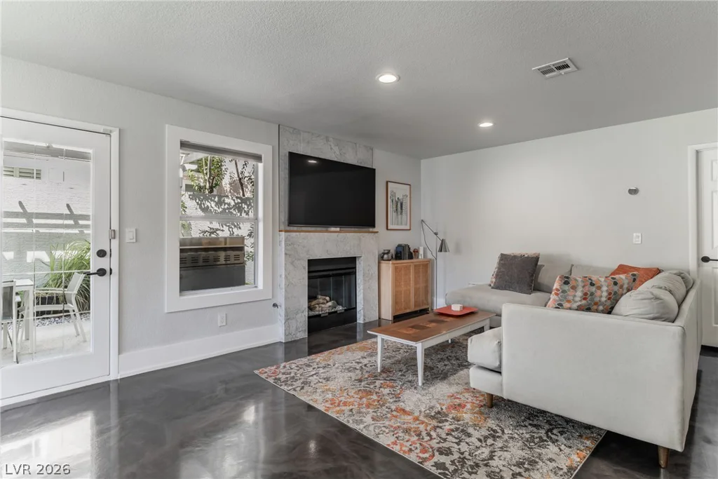 2104 Preakness, Las Vegas, NV 89117