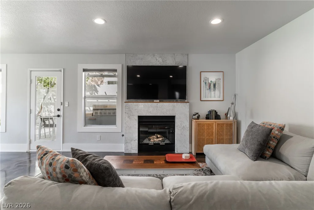 2104 Preakness, Las Vegas, NV 89117