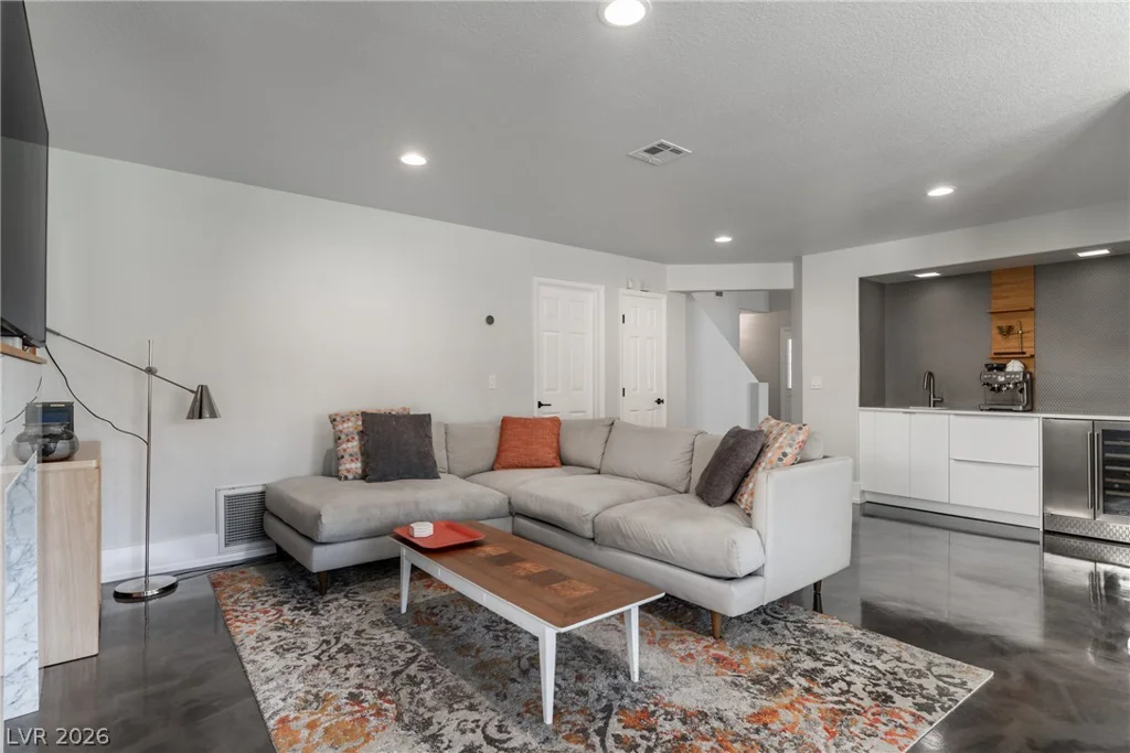 2104 Preakness, Las Vegas, NV 89117