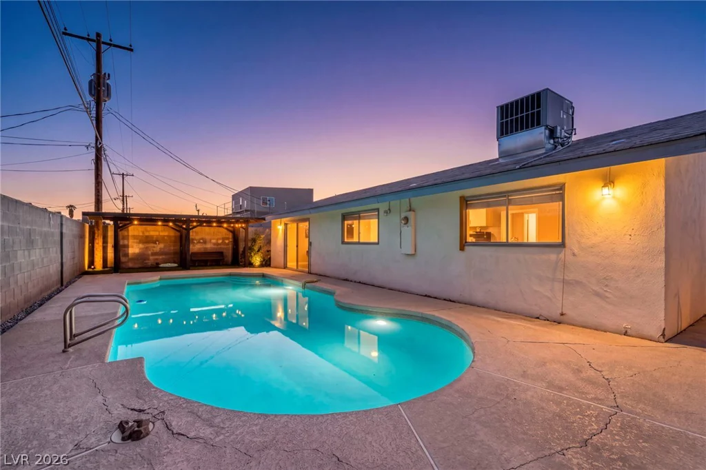6413 Bannock, Las Vegas, NV 89107