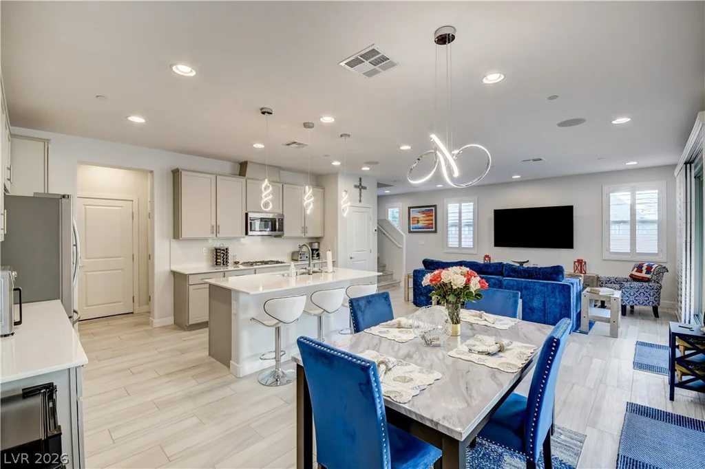 47 Flora Sagio, Henderson, NV 89011