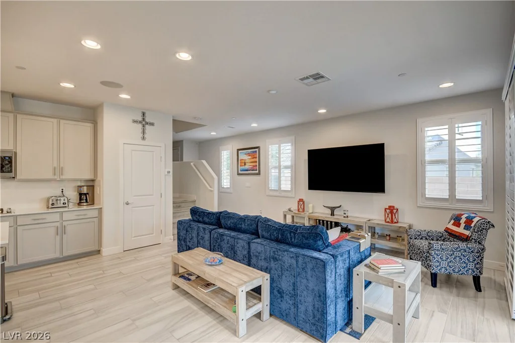 47 Flora Sagio, Henderson, NV 89011