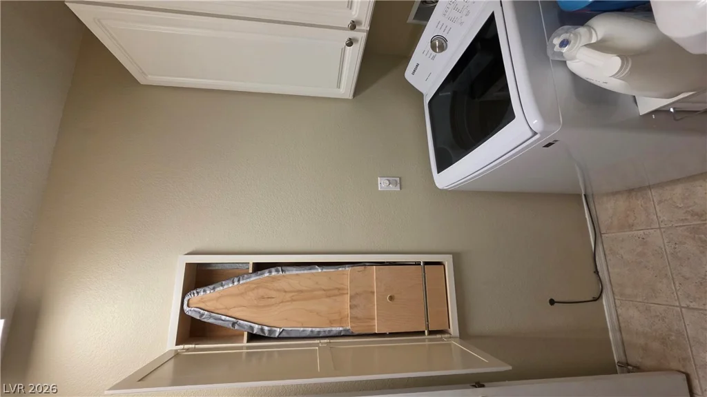 1300 Elk River, Las Vegas, NV 89134