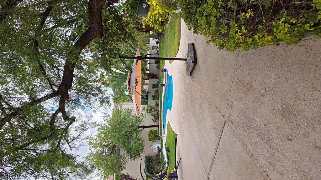 1300 Elk River, Las Vegas, NV 89134