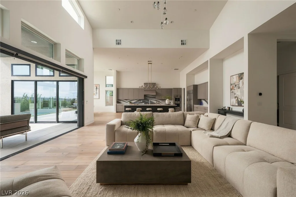 10907 Rossa Peak, Las Vegas, NV 89135