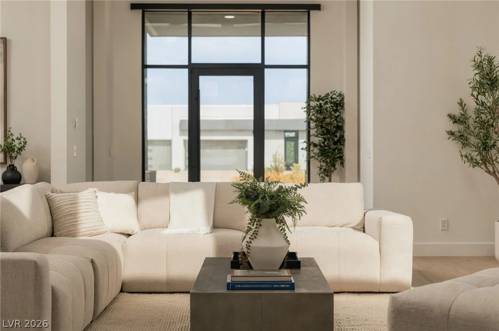10907 Rossa Peak, Las Vegas, NV 89135