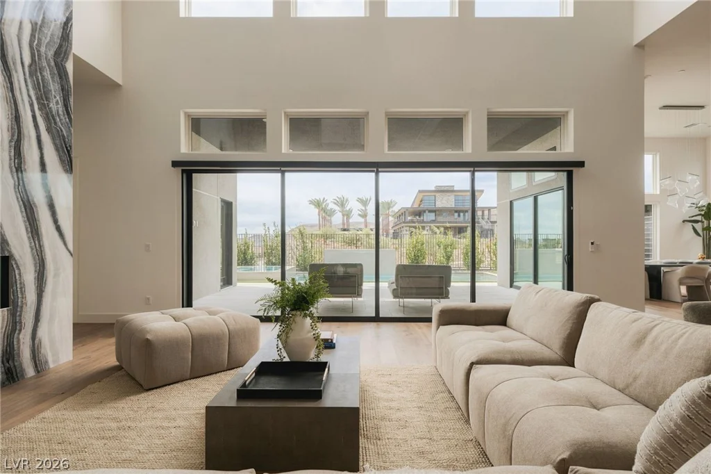 10907 Rossa Peak, Las Vegas, NV 89135