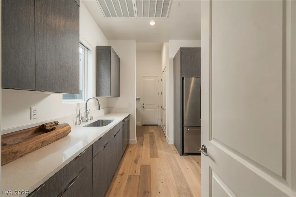10907 Rossa Peak, Las Vegas, NV 89135