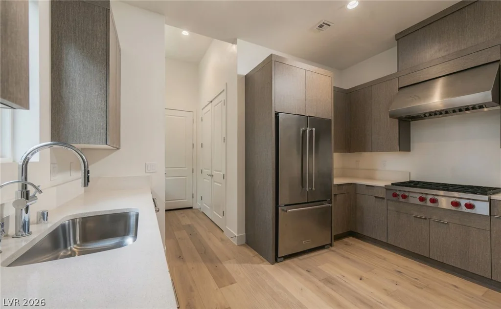 10907 Rossa Peak, Las Vegas, NV 89135