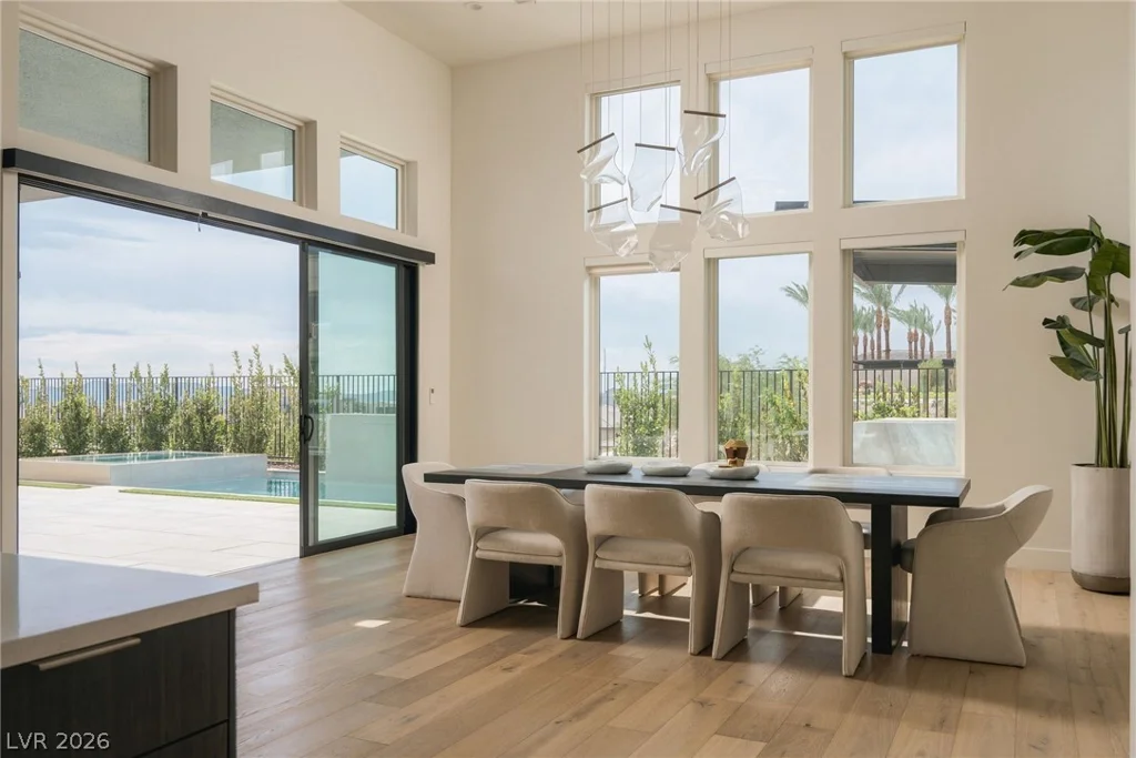 10907 Rossa Peak, Las Vegas, NV 89135