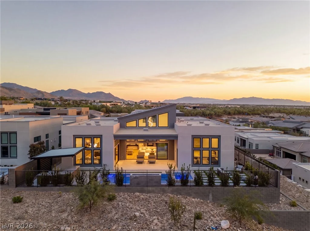 10907 Rossa Peak, Las Vegas, NV 89135