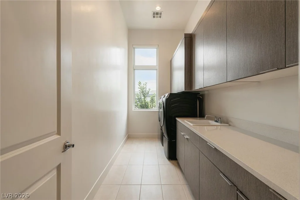 10907 Rossa Peak, Las Vegas, NV 89135
