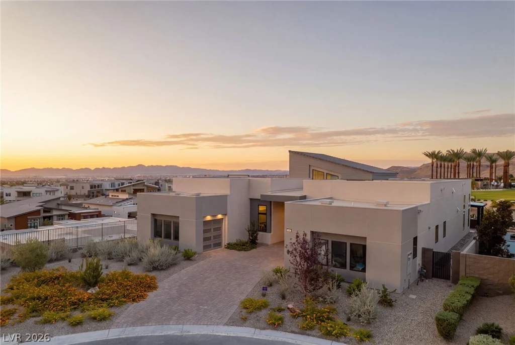 10907 Rossa Peak, Las Vegas, NV 89135