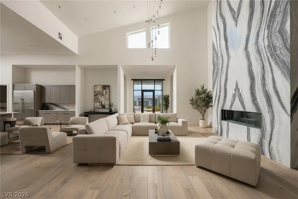 10907 Rossa Peak, Las Vegas, NV 89135