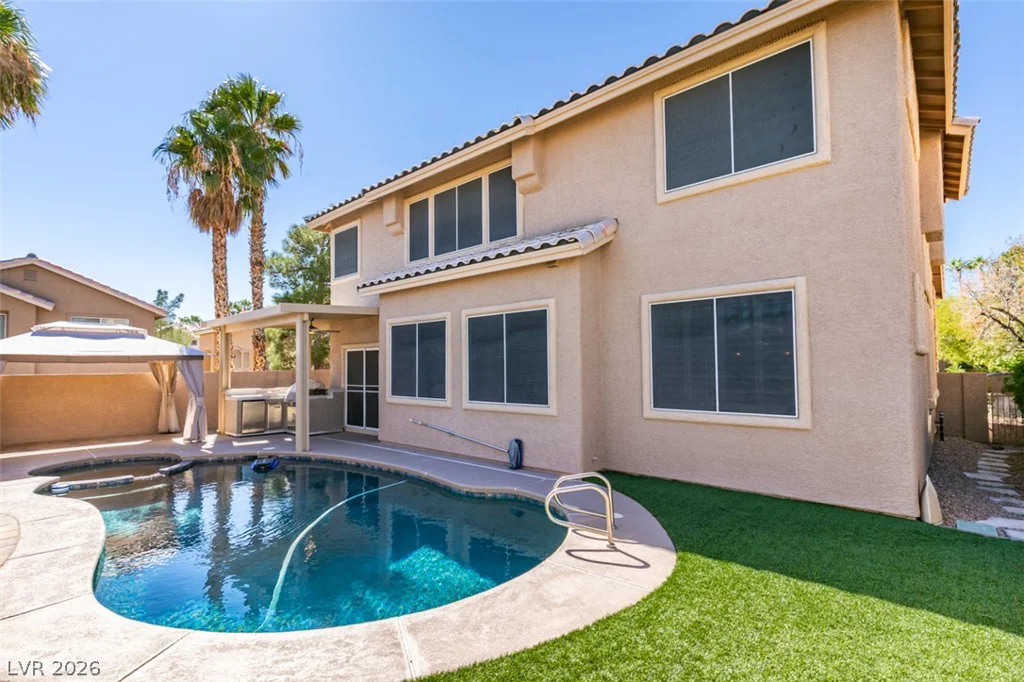 2000 Cedarcrest, Las Vegas, NV 89134